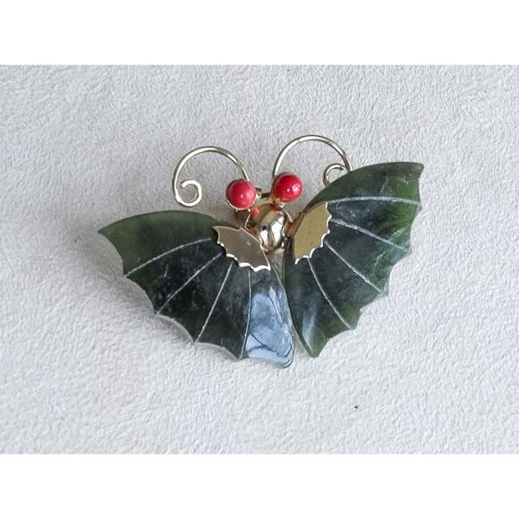 Vintage Jade Red Coral Butterfly Moth Brooch Pin Small Gold Tone Metal Carved - Picture 2 of 6